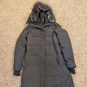 Authentic *RARE FUR* Canada Goose Shelburne
